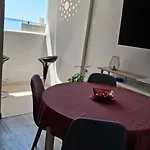 Maris Apartment *